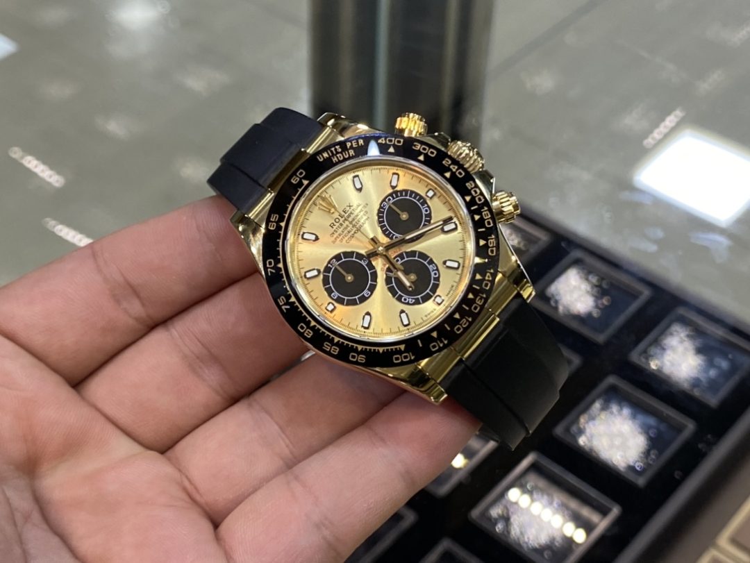 Guest table, 18K gold-filled Yu Wenle