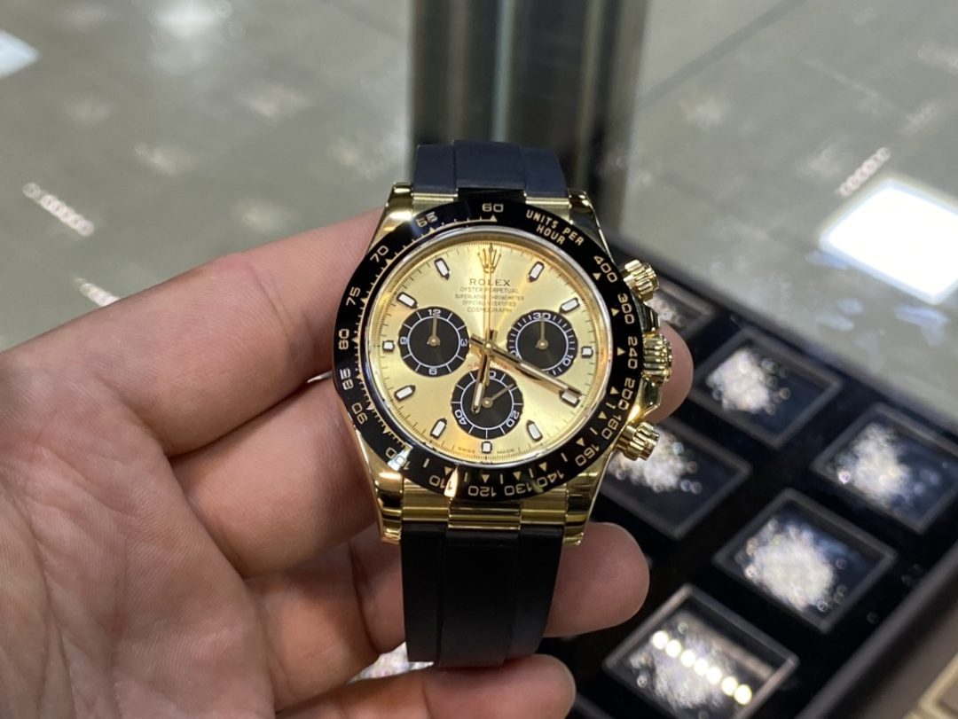 Guest table, 18K gold-filled Yu Wenle