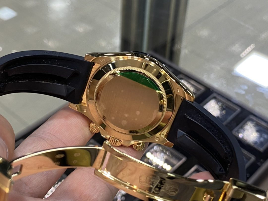 Guest table, 18K gold-filled Yu Wenle