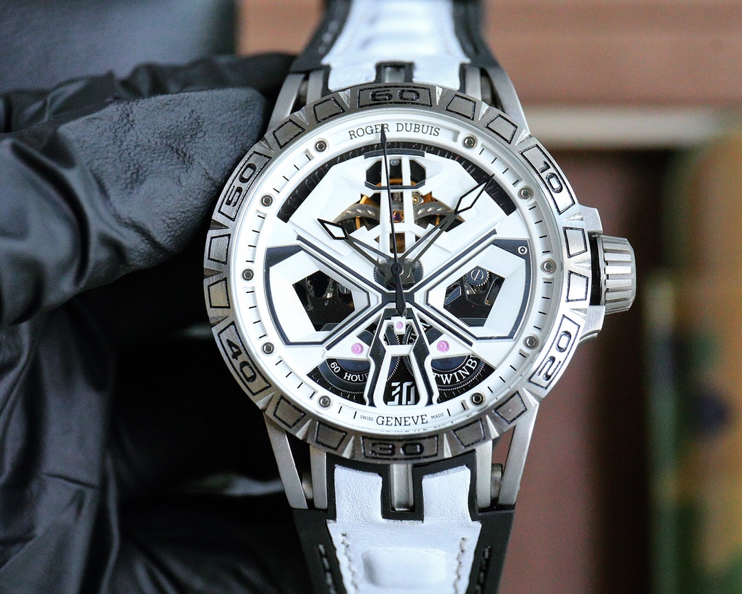 Roger DUBUIS 234