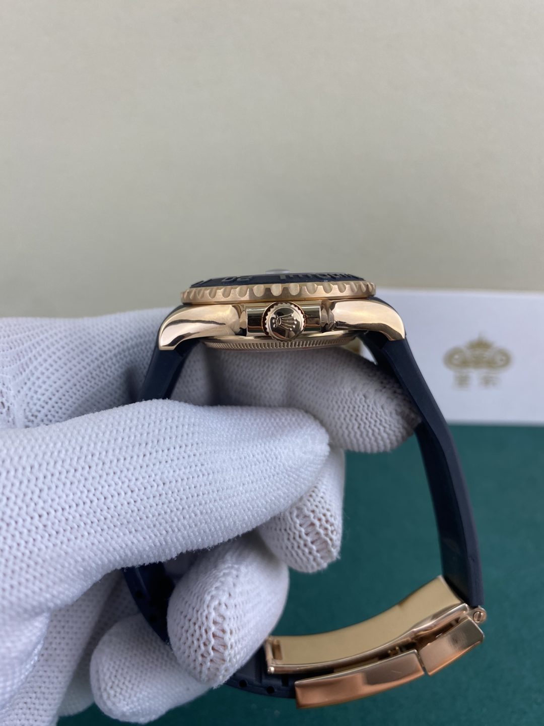 Royal Live Shot Rolex Yachts Celebrity Women's Gold Yacht