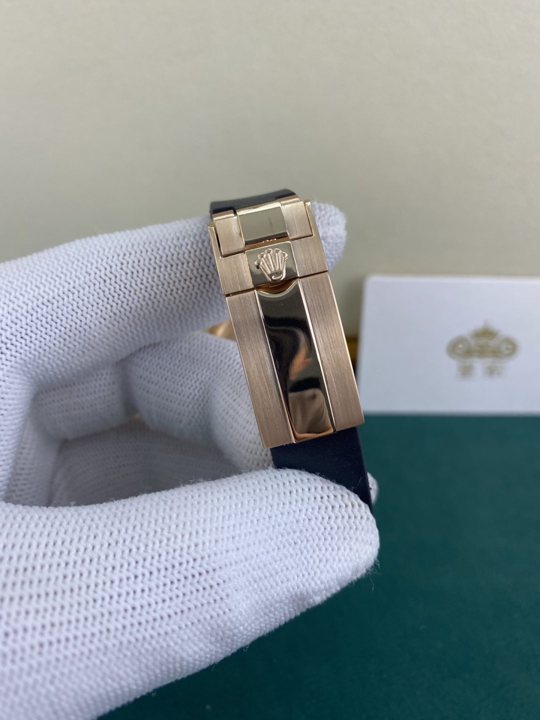 Royal Live Shot Rolex Yachts Celebrity Women's Gold Yacht