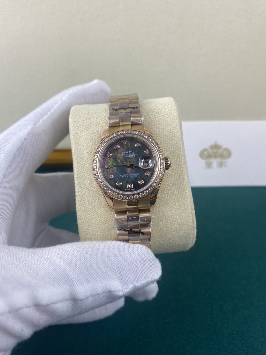 Royal Live Shot Rolex Log Mother-of-Pearl 28mm