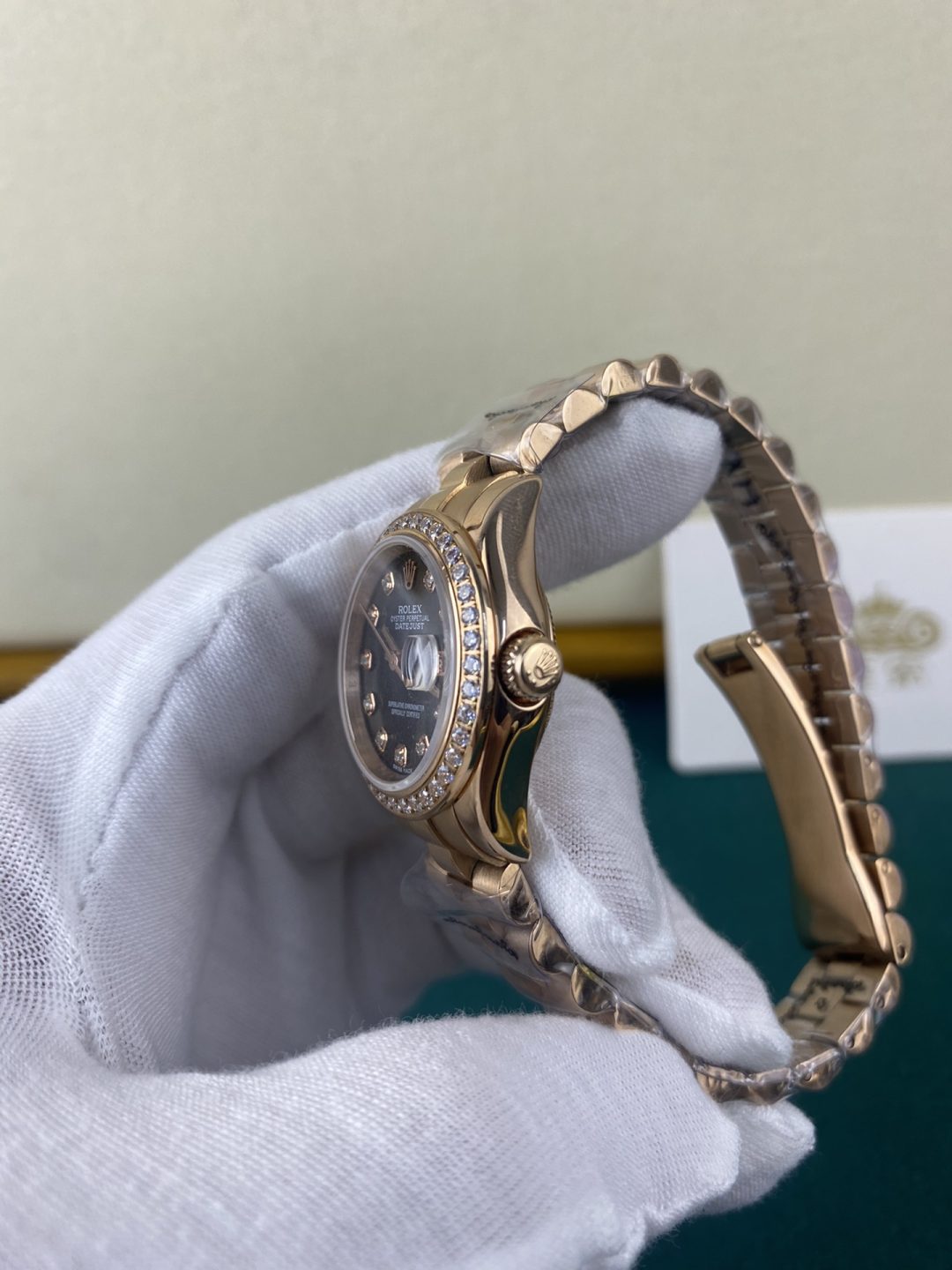 Royal Live Shot Rolex Log Mother-of-Pearl 28mm