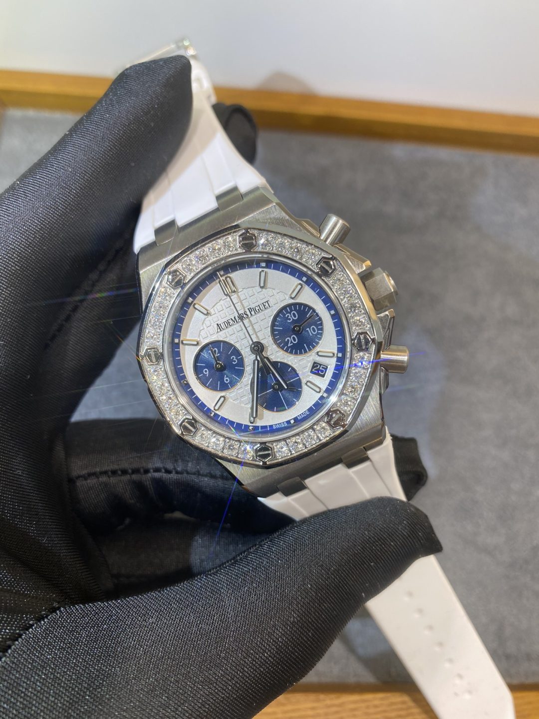 AP watch set with real diamonds