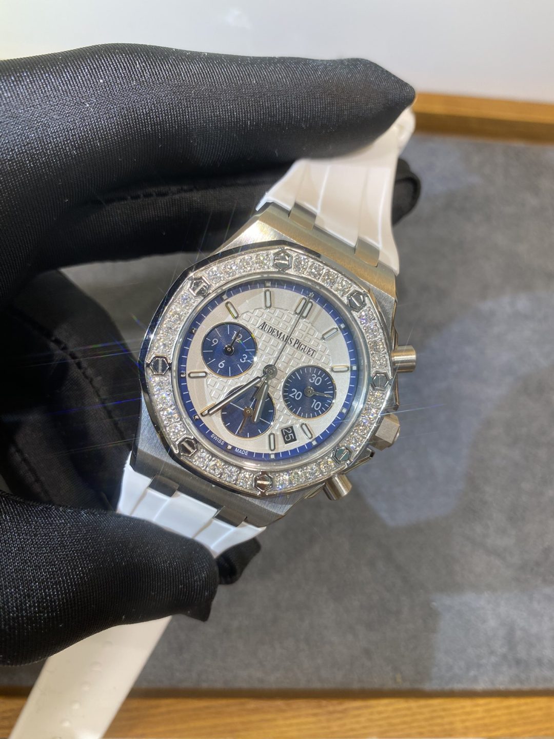 AP watch set with real diamonds