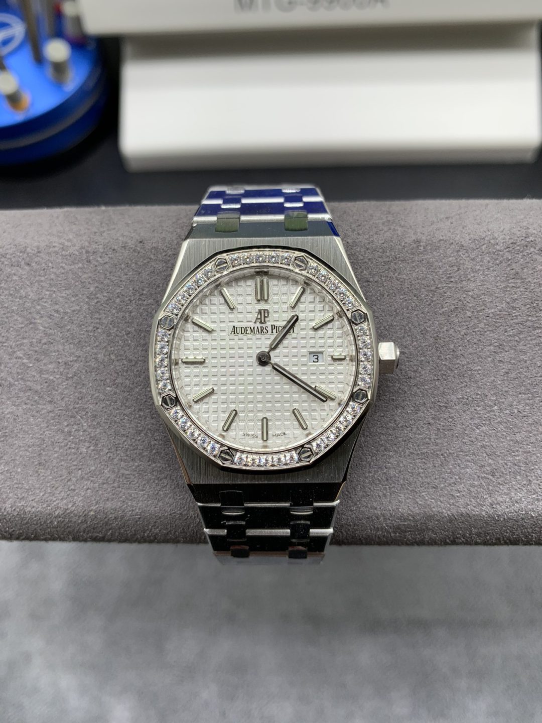 Audemars Piguet Women's Quartz 67651