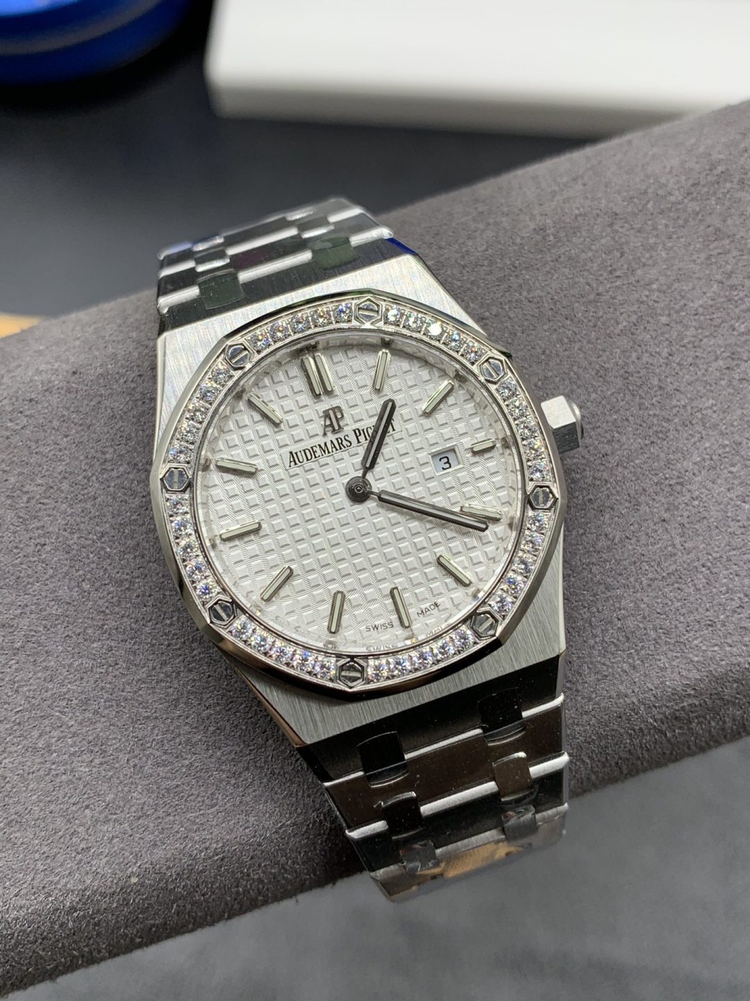 Audemars Piguet Women's Quartz 67651