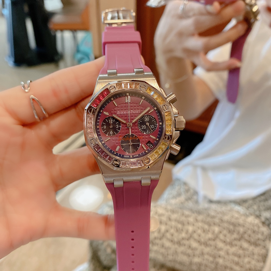 Audemars Piguet Royal Oak Taro Purple comes