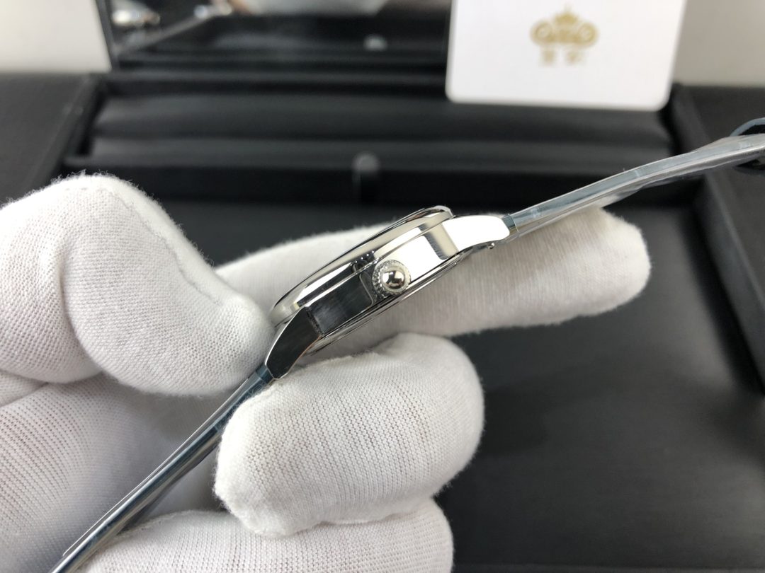 Jaeger-LeCoultre Dating Shell Dial Women's Watch