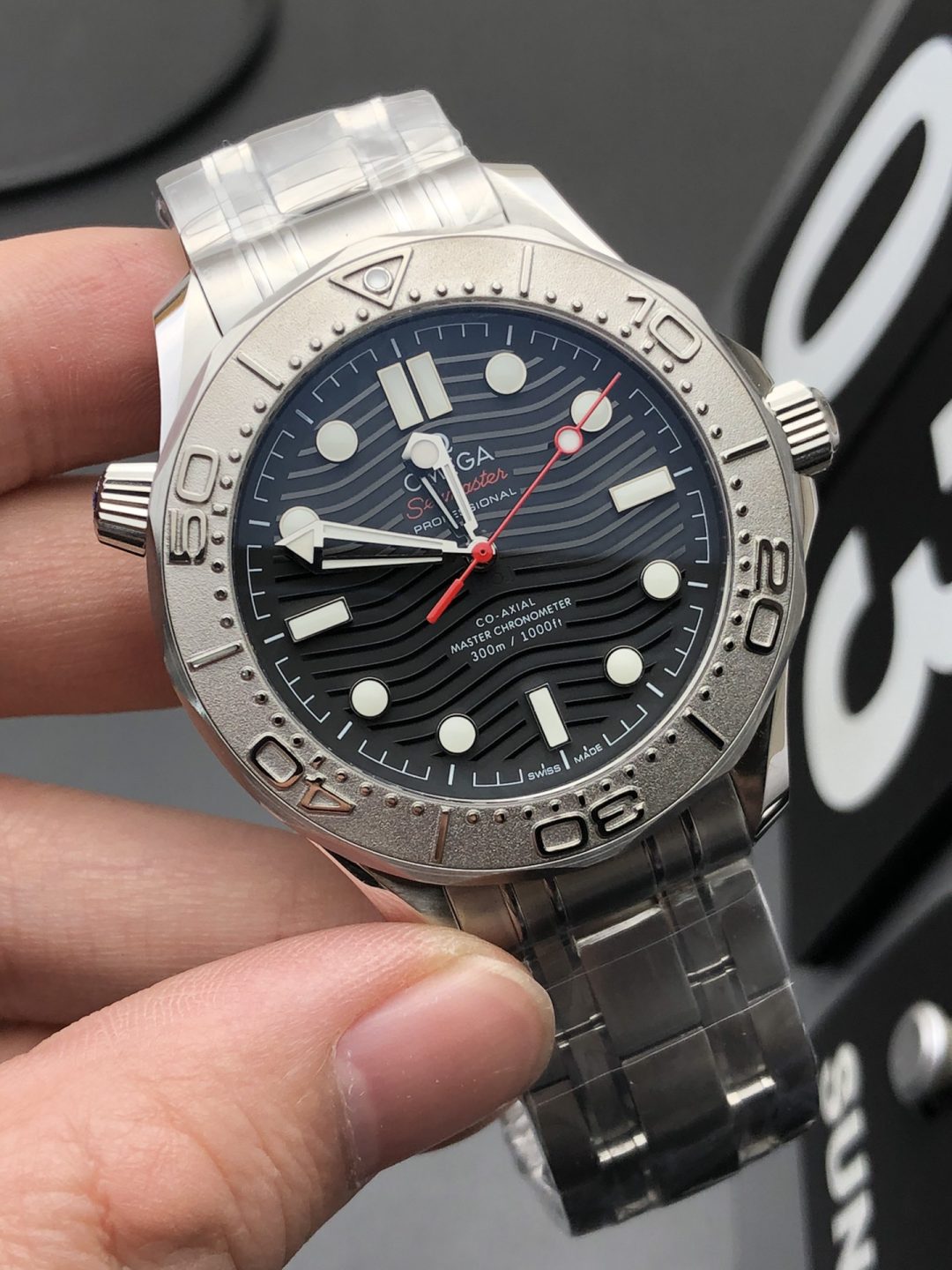 Omega VS Seamaster 300