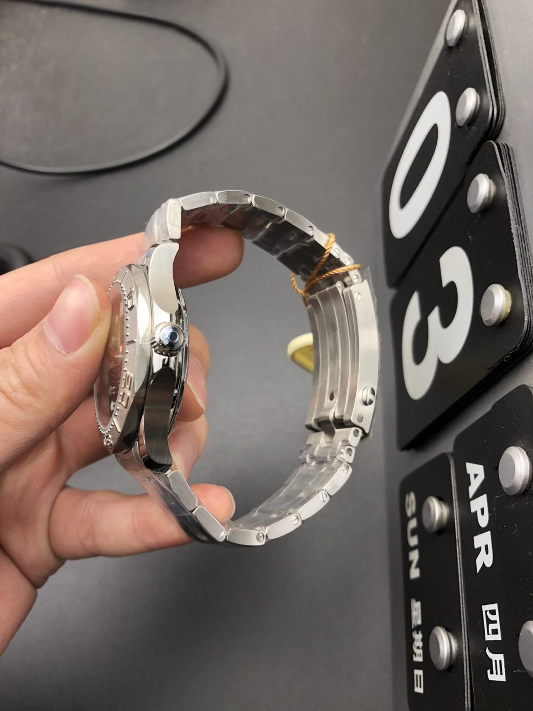 Omega VS Seamaster 300