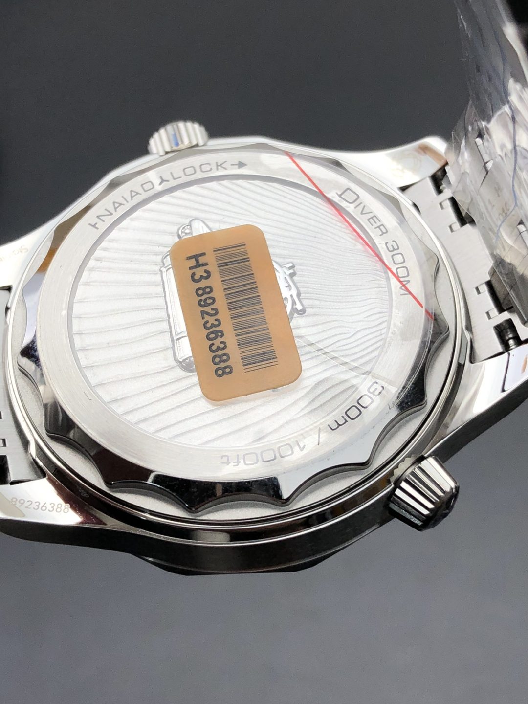 Omega VS Seamaster 300