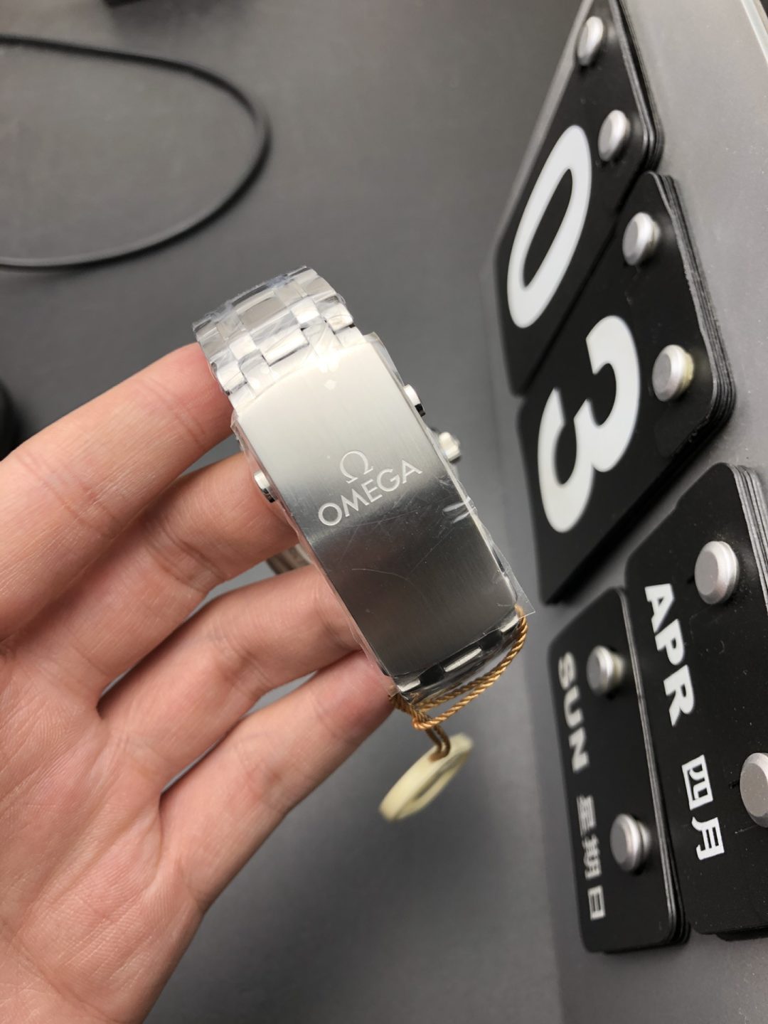 Omega VS Seamaster 300