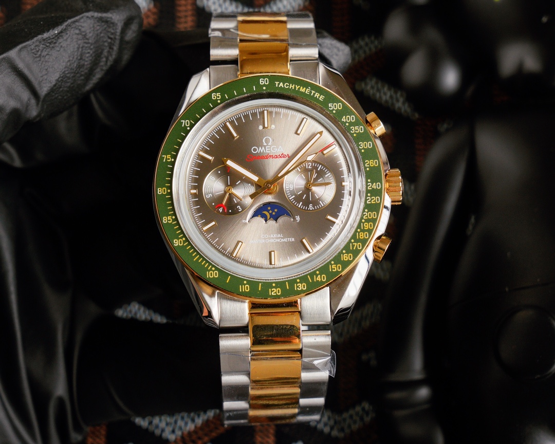 OMEGA Speedmaster Racing 43
