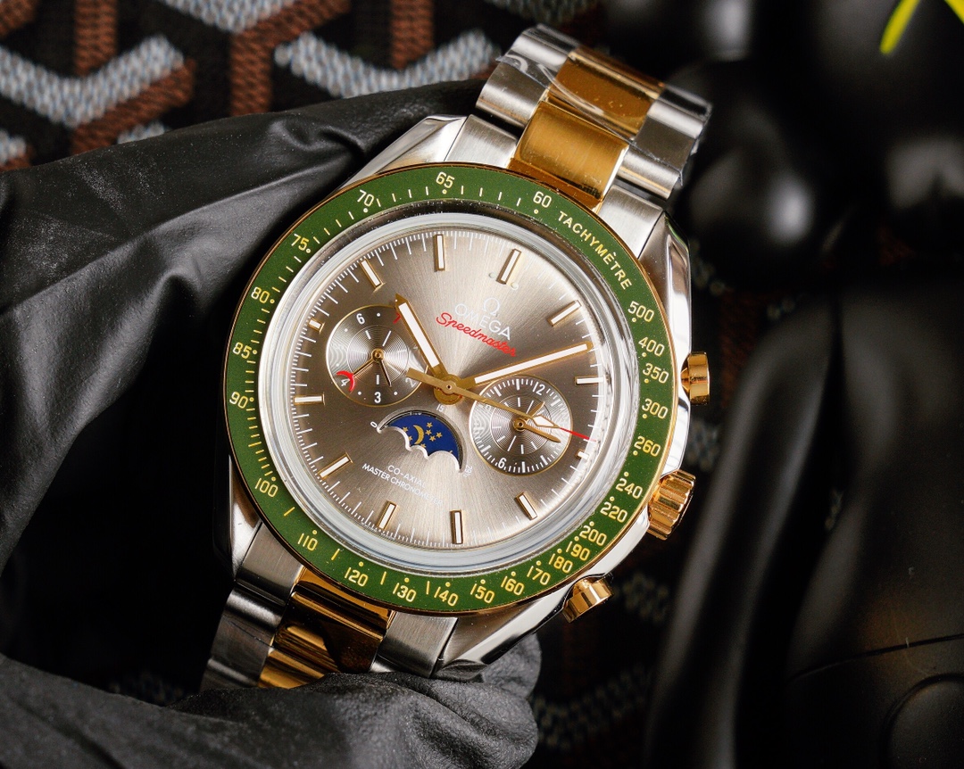 OMEGA Speedmaster Racing 43