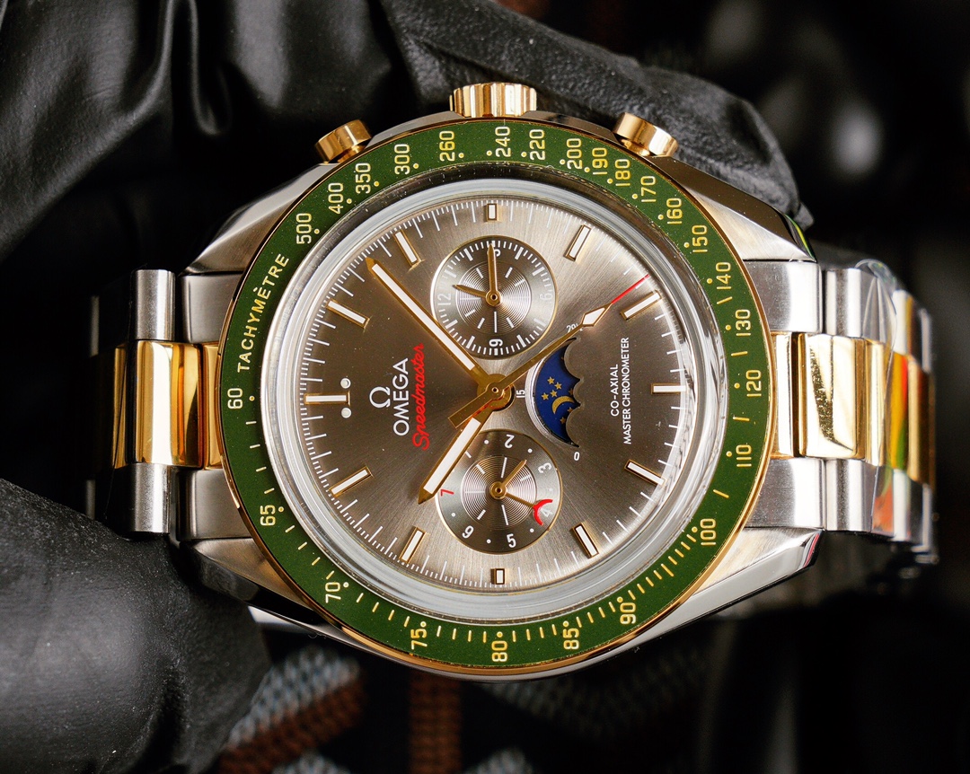 OMEGA Speedmaster Racing 43