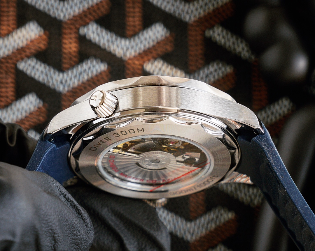 OMEGA Seamaster Series 656