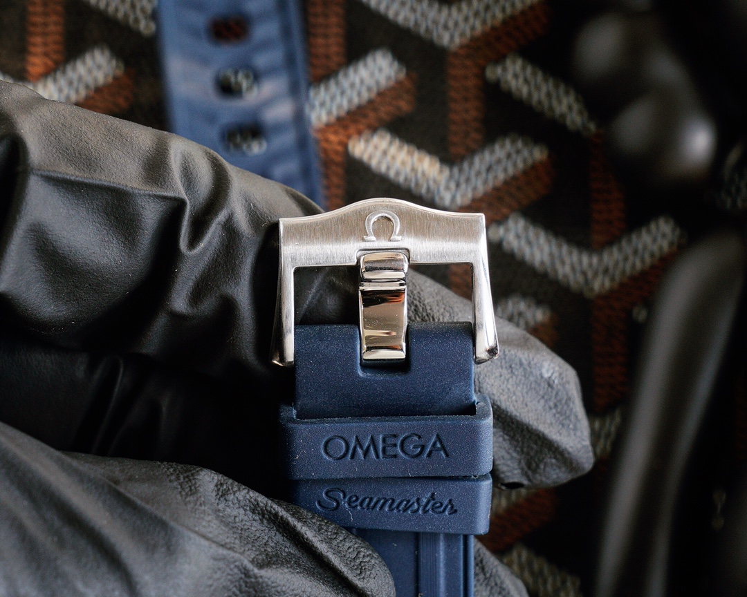 OMEGA Seamaster Series 656