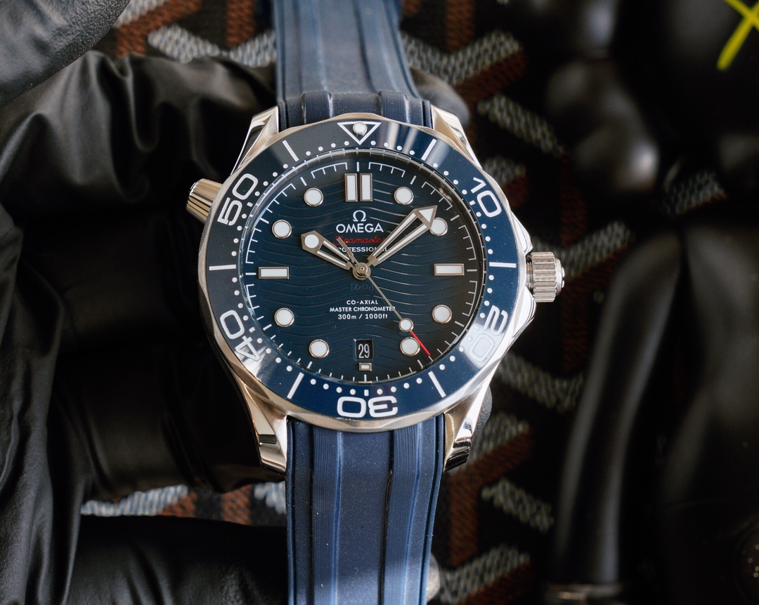 OMEGA Seamaster Series 656