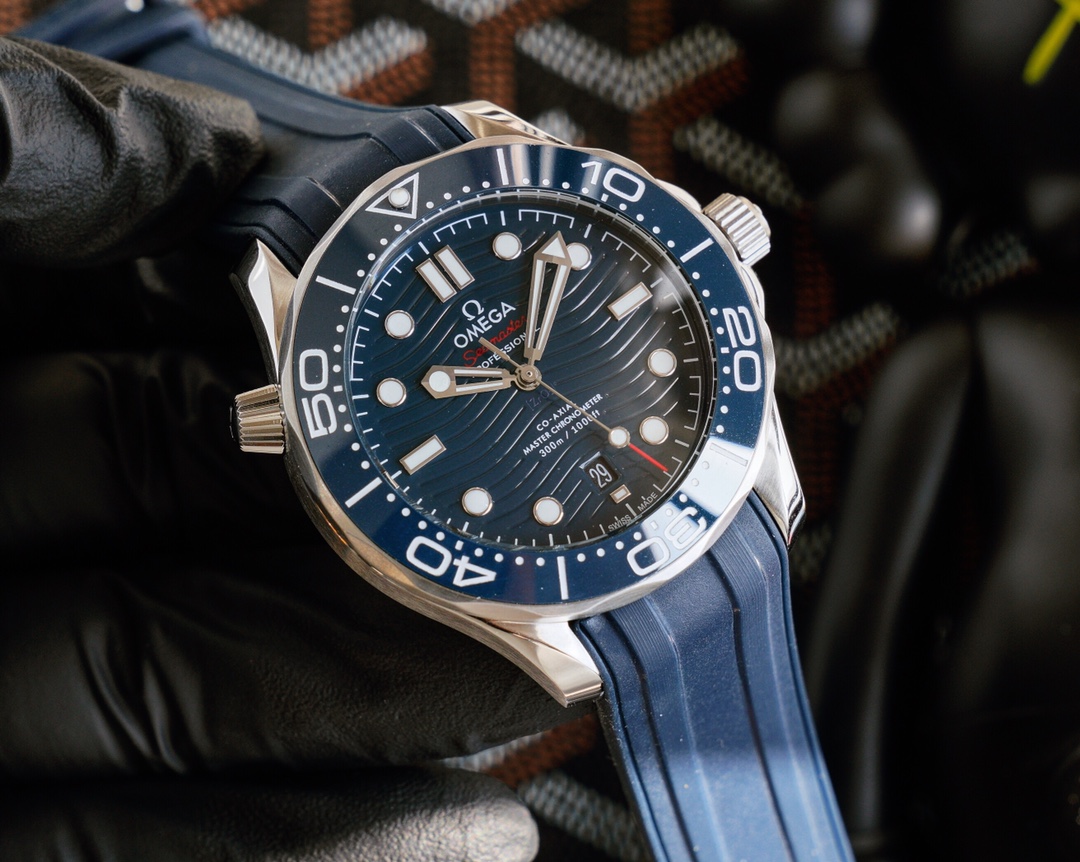 OMEGA Seamaster Series 656