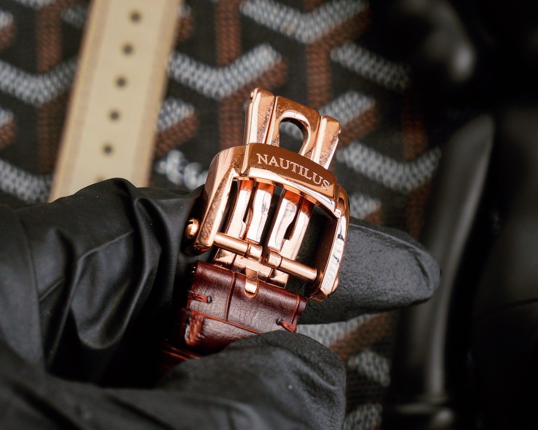 Patek Philippe Sporty Elegance Series 5726