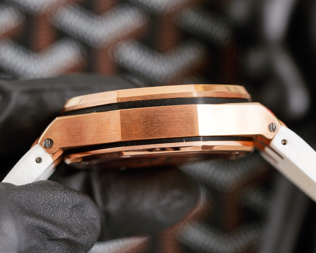 Audemars Piguet AP Royal Oak Series 3438